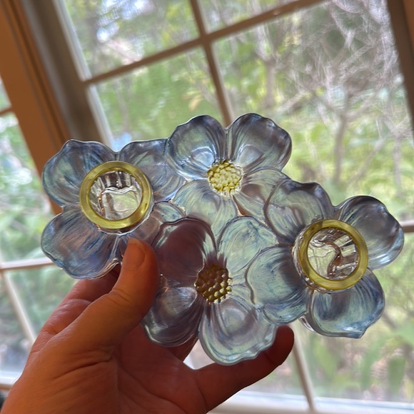 Indiana Glass for Lancaster Colony Blue Stain Dogwood Blossom candle holder - Picture 12 of 13